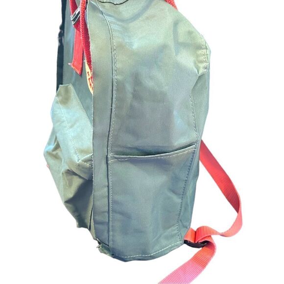 FJÄLLRÄVEN KÅNKEN 15” Laptop Backpack 202 READ DESCRIPTION - Picture 2 of 16